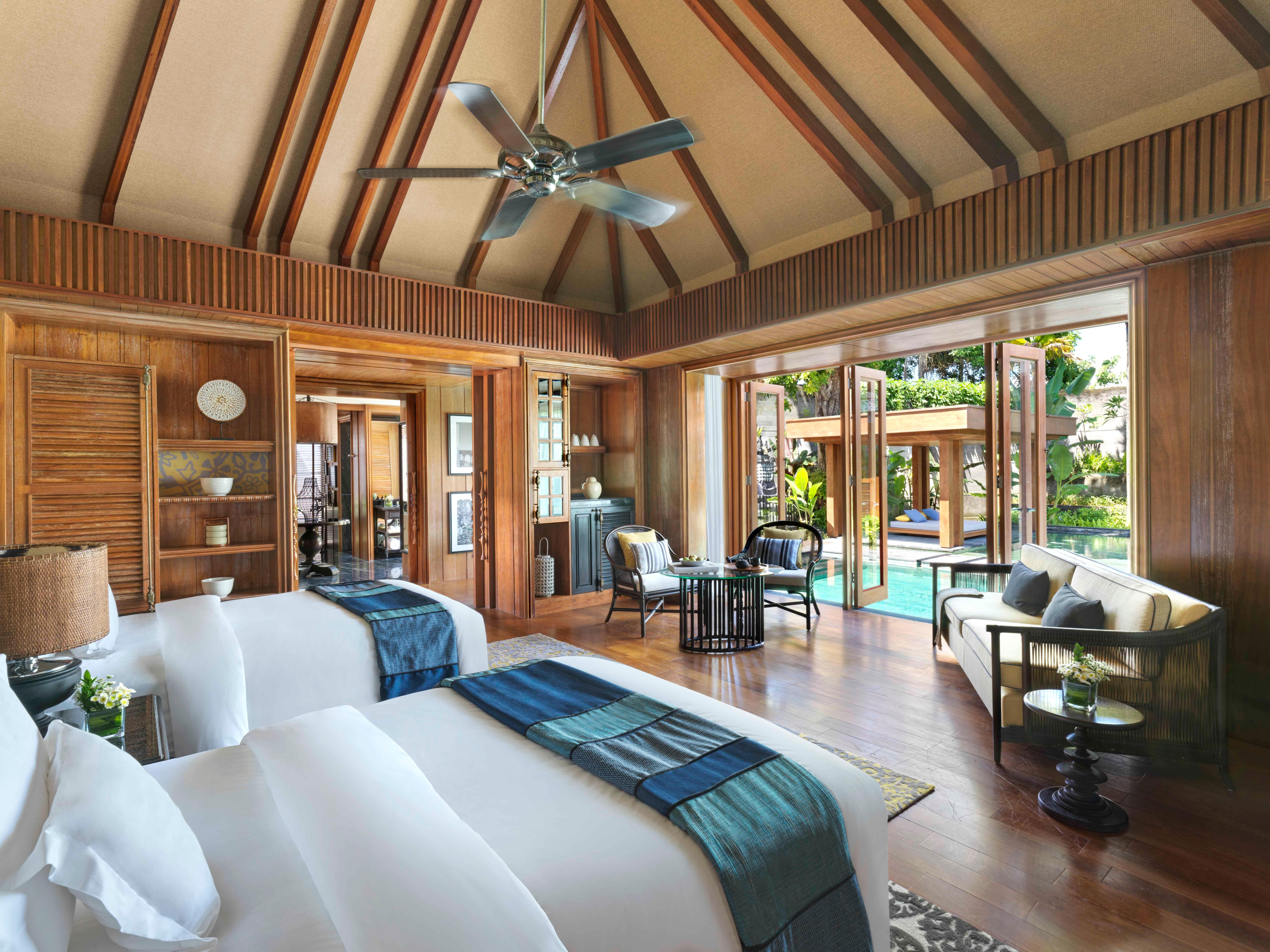 Hotel Indigo Bali Seminyak Beach By Ihg Exteriör bild A bedroom at the resort
