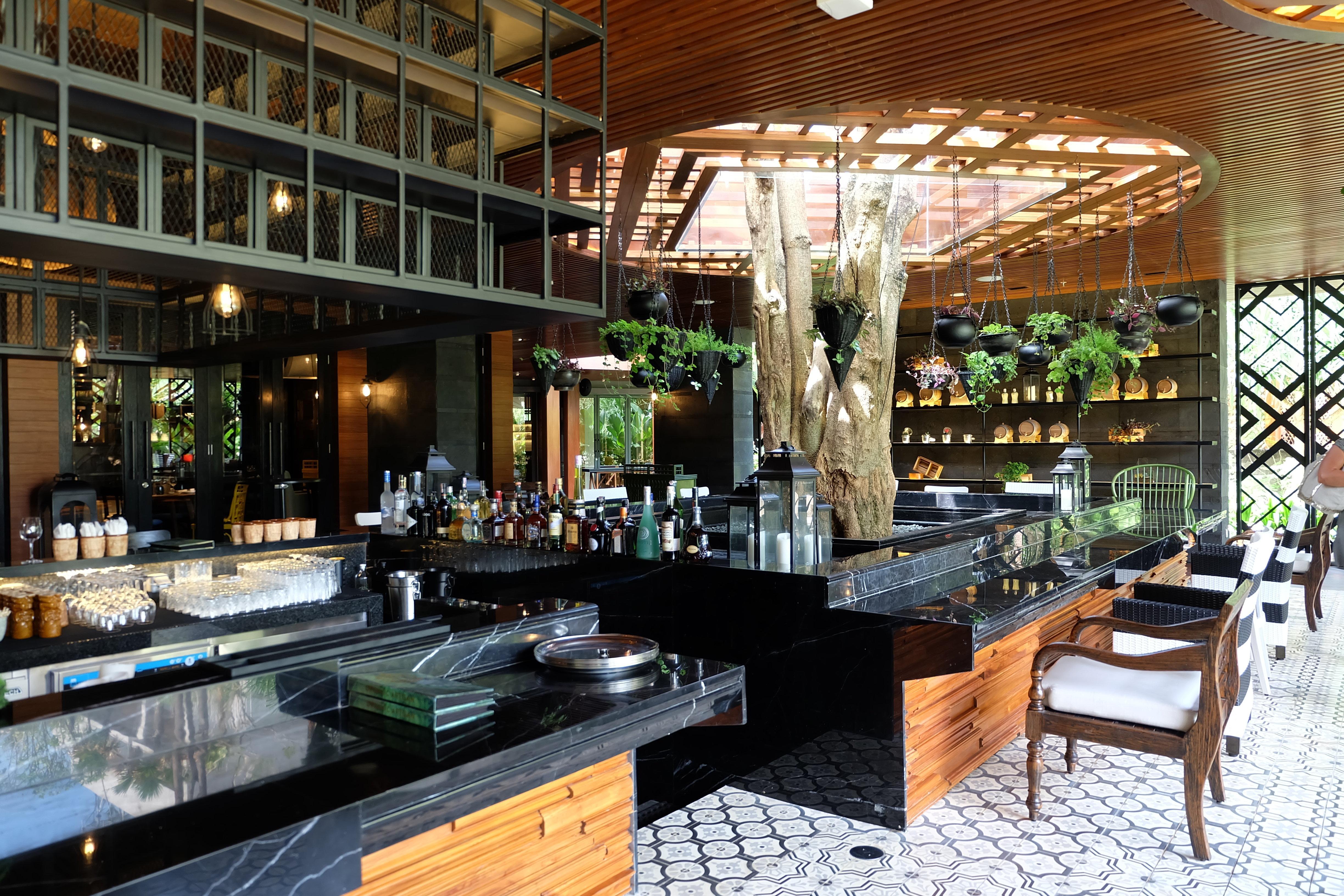 Hotel Indigo Bali Seminyak Beach By Ihg Exteriör bild The kitchen at the restaurant