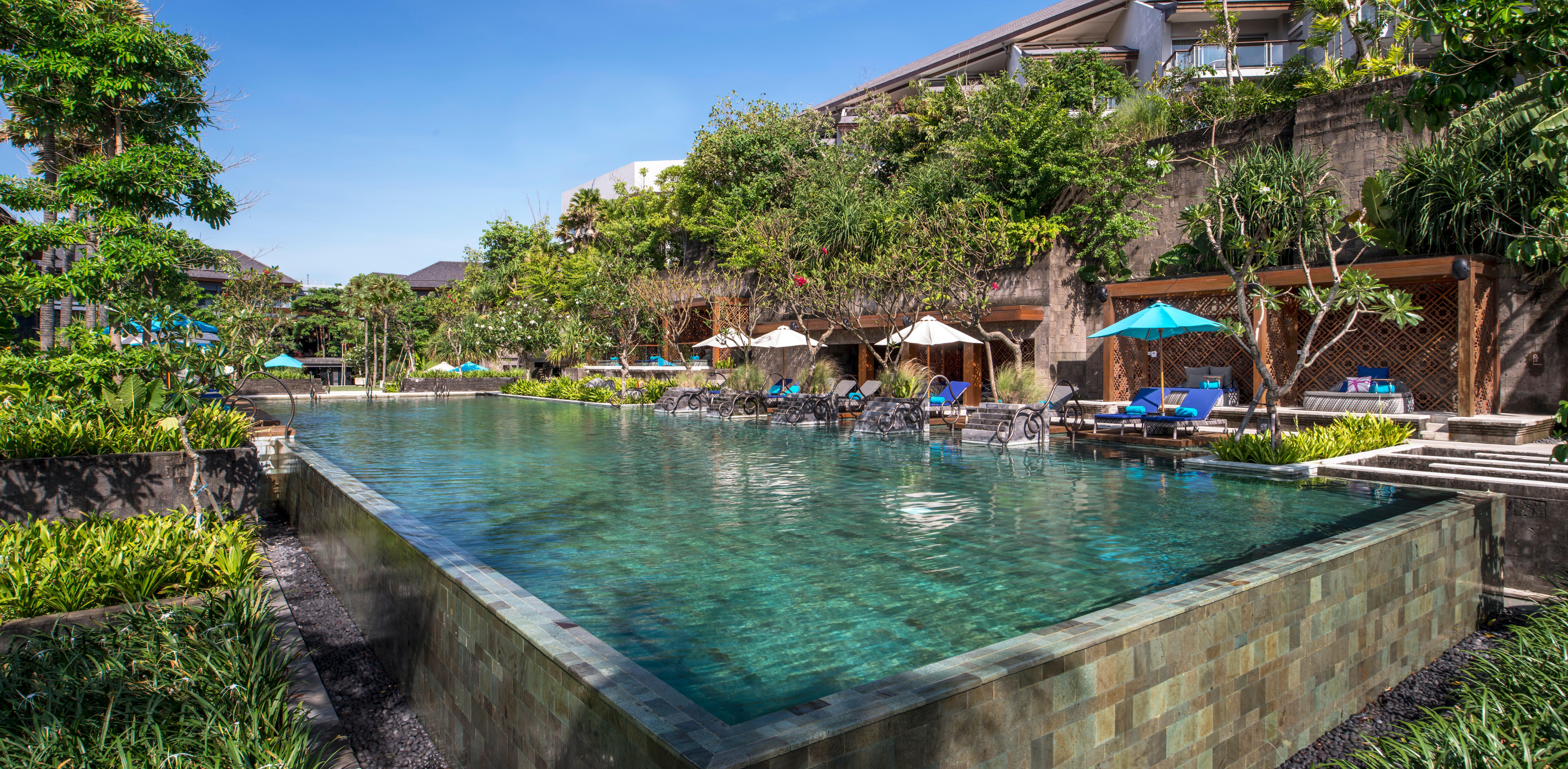 Hotel Indigo Bali Seminyak Beach By Ihg Exteriör bild Infinity pool at the Alila Seminyak